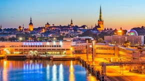 Estland Tallinn Skyline iStock Sean Pavone